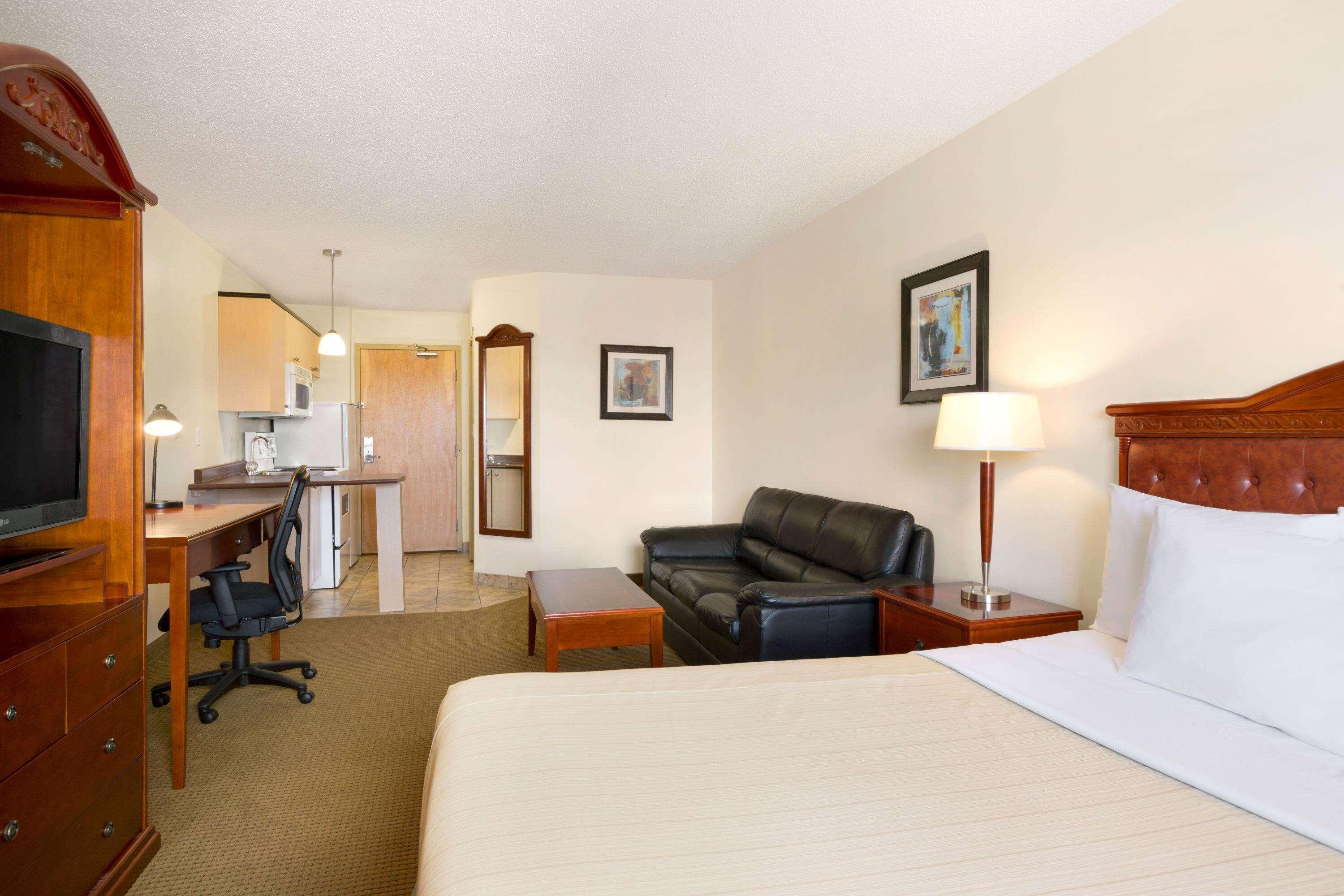 Days Inn By Wyndham Bonnyville Buitenkant foto