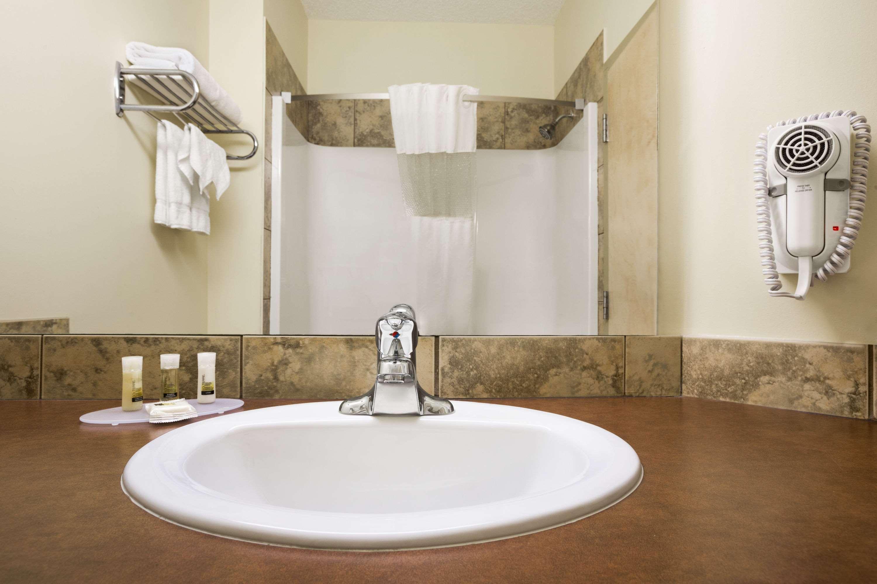 Days Inn By Wyndham Bonnyville Buitenkant foto